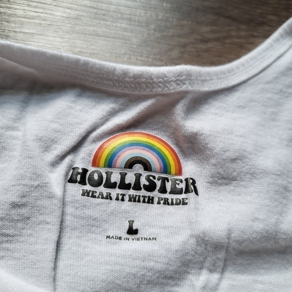 Hollister Men's "Live Loud Live Proud" Pride Tank Top - Large - Picture 2 of 4